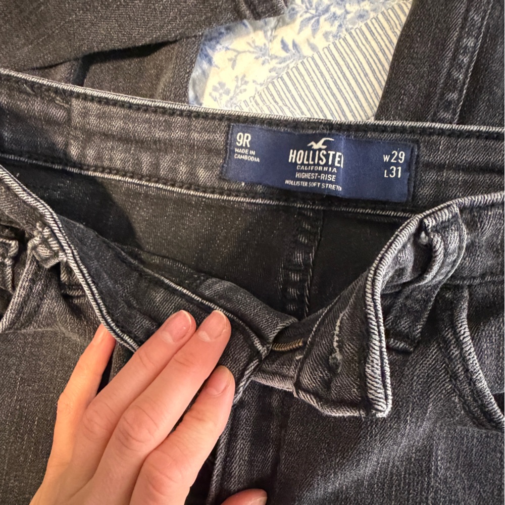 Hollister Women's Washed Black High-Rise Jeans